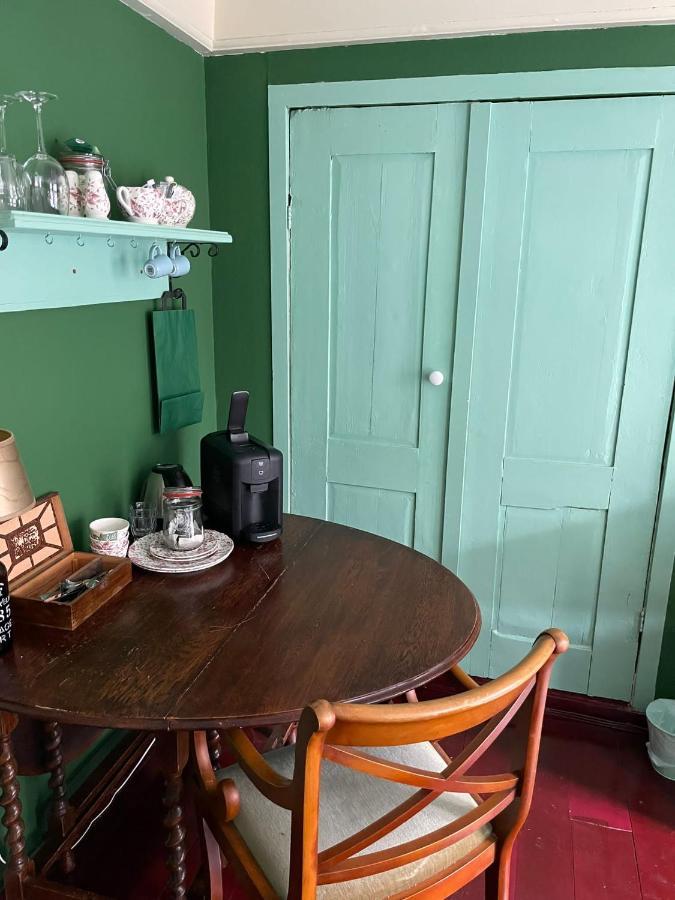 B&B Suupmarkt 도쿰 외부 사진