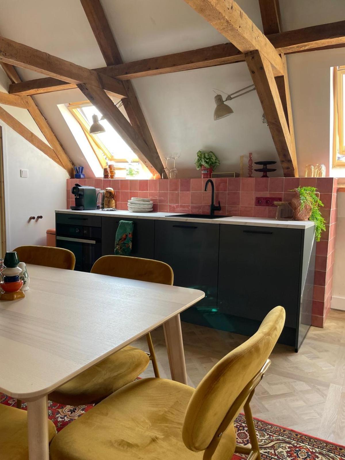 B&B Suupmarkt 도쿰 외부 사진