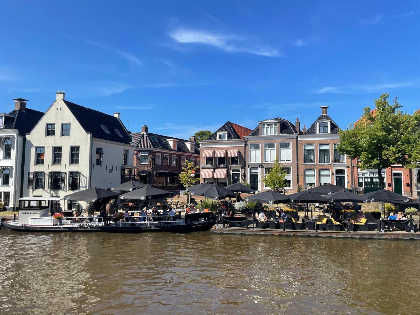 B&B Suupmarkt 도쿰 외부 사진