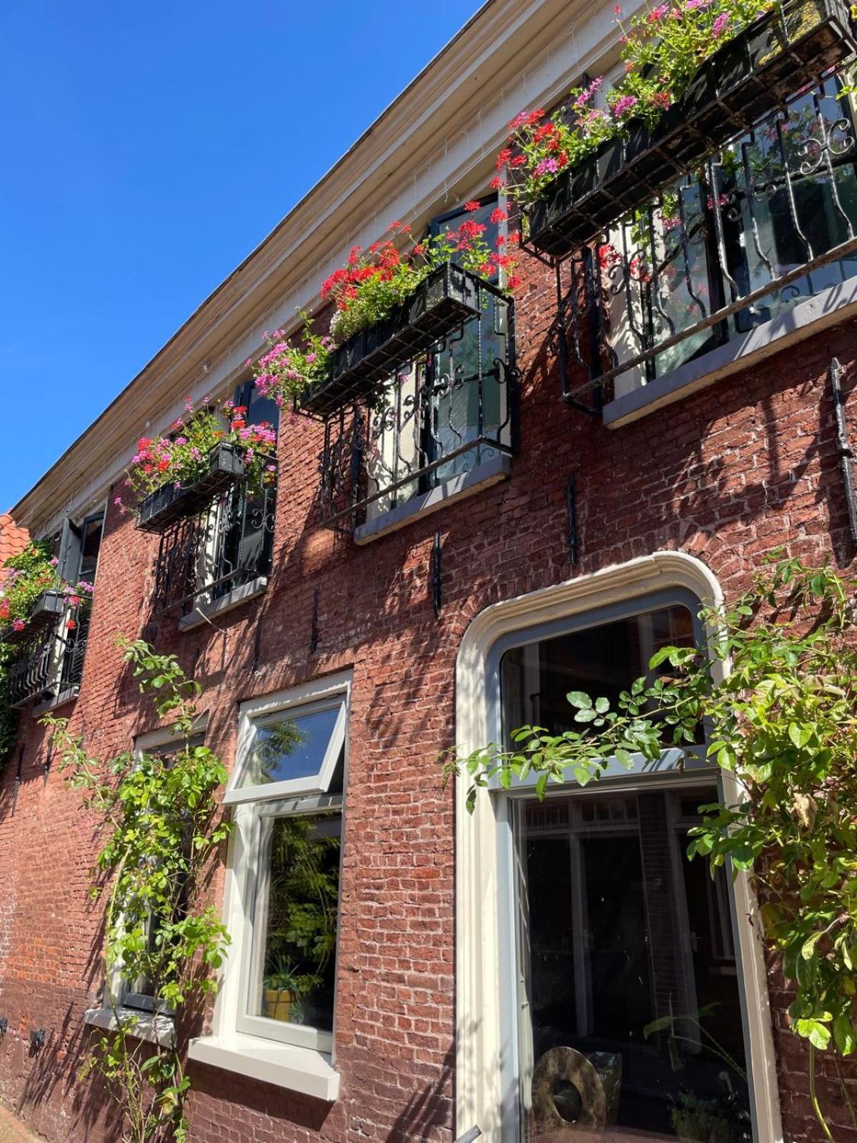 B&B Suupmarkt 도쿰 외부 사진