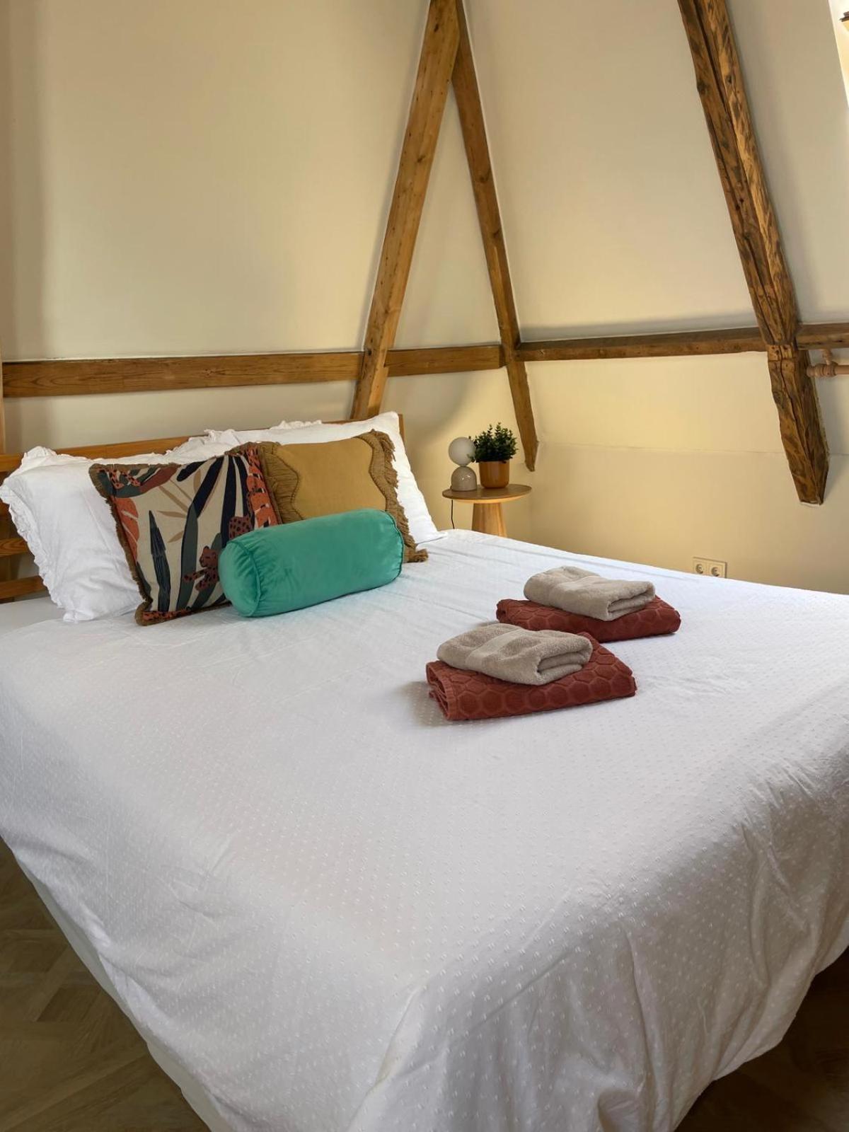 B&B Suupmarkt 도쿰 외부 사진
