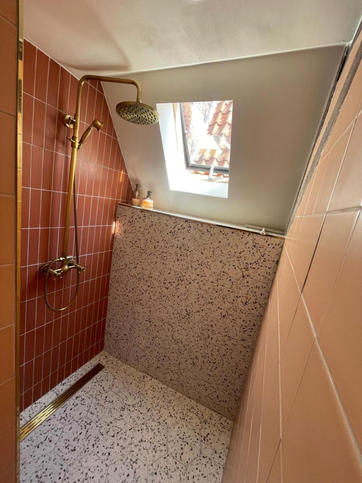B&B Suupmarkt 도쿰 외부 사진