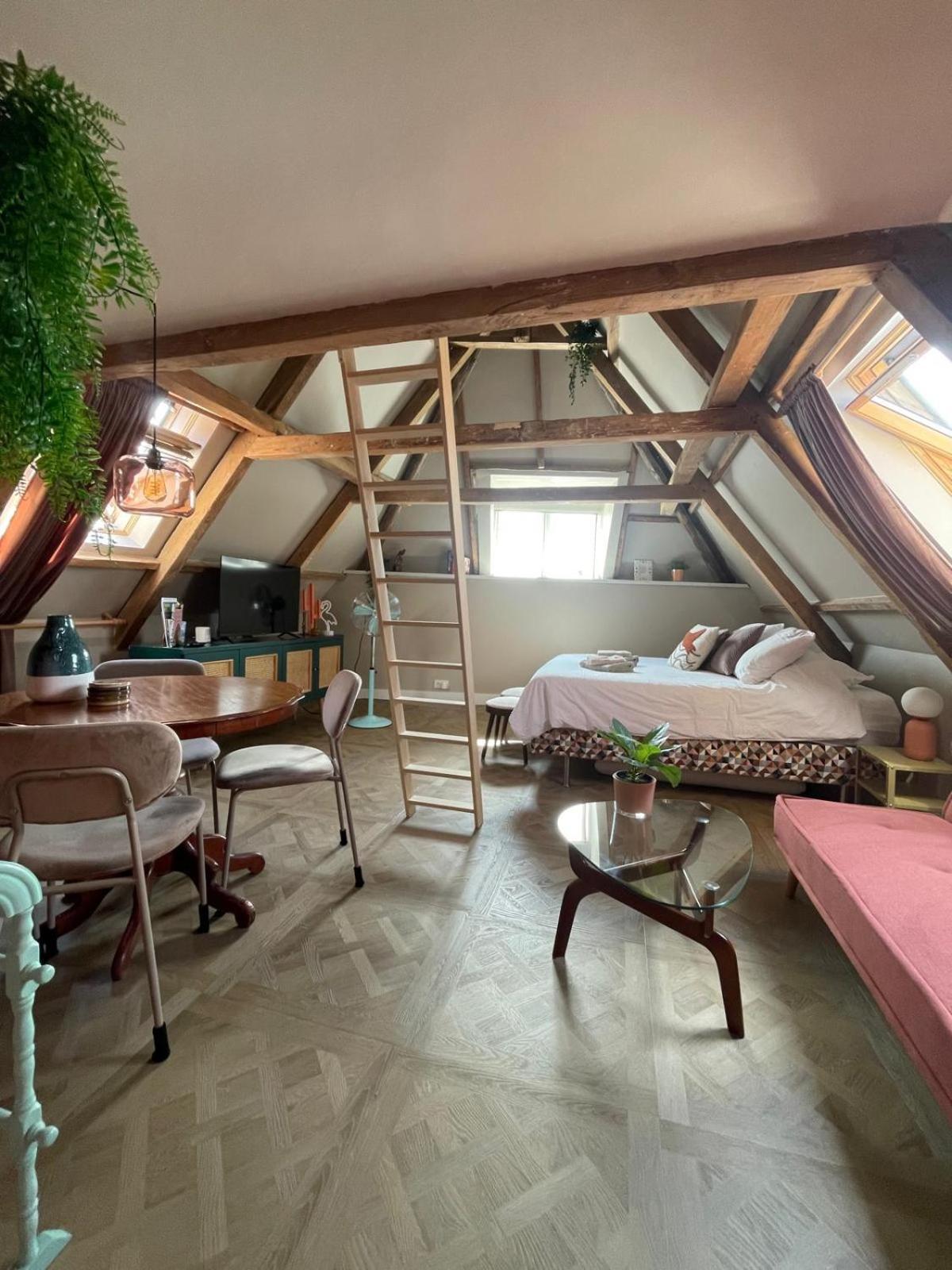 B&B Suupmarkt 도쿰 외부 사진